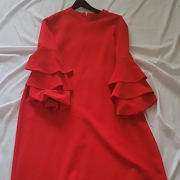 Red dress - Picture 1 of 2